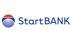 StartBANK-logoen med et blått og rødt sirkulært ikon til venstre, teksten StartBANK i blå skrift til høyre og en hvit bakgrunn – som symboliserer certifikat og tillatelse i forretningsdrift.